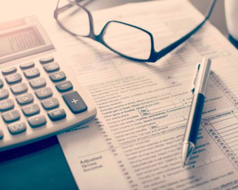 Einkommensteuer erklärt: Definition, Berechnung und Infos