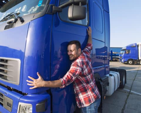 Selbstständig machen als LKW-Fahrer: Trucker-Romantik oder Kostenfalle?