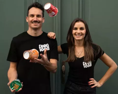 Das Gründer-Geheimnis von den beiden Gründern von feelfood. Im Bild gemeinsam mit ihren Produkten.