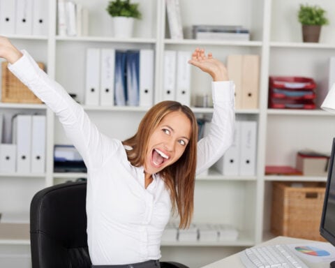 Glückliche Mitarbeiter: Ist die Jobzufriedenheit ein Grund, um zu bleiben?